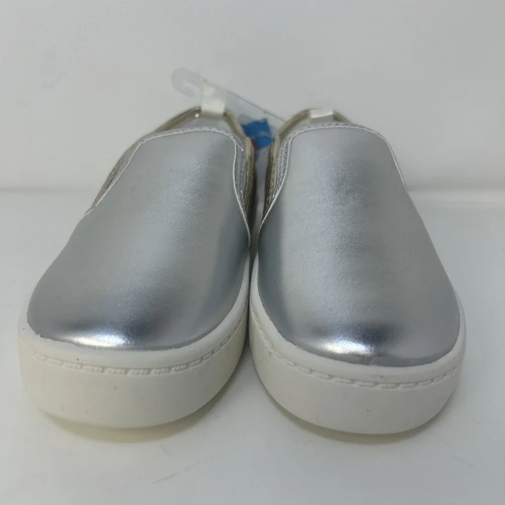 Carter's‎ Kid's Metallic Slip-On Nettie Casual Shoes Silver/Gold Size 1 NWT